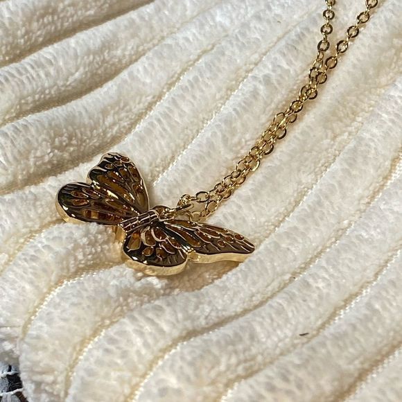 NWT 🦋 HIGH POLISHED GOLD METAL BUTTERFLY LYRIC NECKLACE DAINTY - Picture 11 of 11